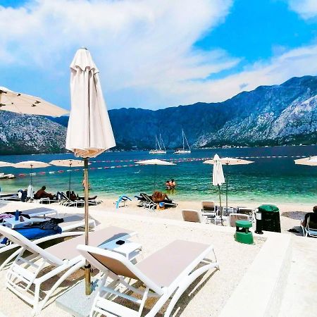 Bay Of Kotor View Apartment With Pool Prcanj Bagian luar foto