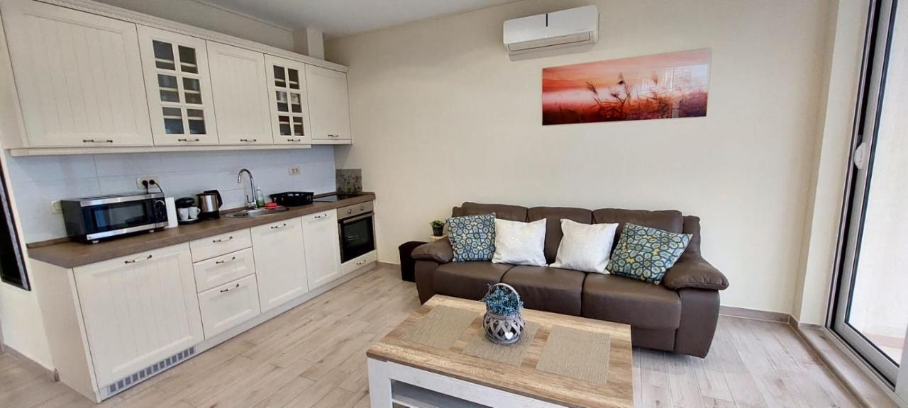 Bay Of Kotor View Apartment With Pool Prcanj Bagian luar foto