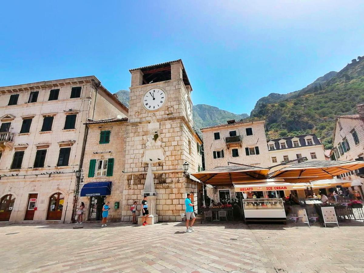 Bay Of Kotor View Apartment With Pool Prcanj Bagian luar foto